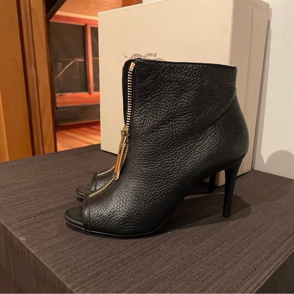 Burberry peep toe ankle bootie, black, good zipper, size 37. - Picture 2 of 8